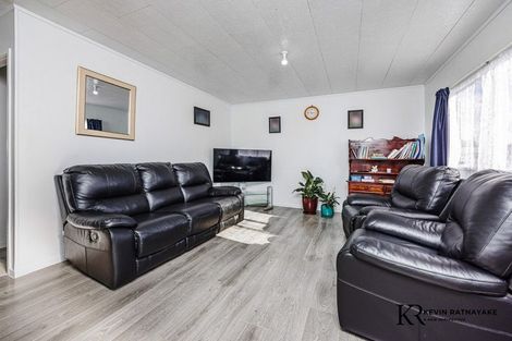 Photo of property in 2/62 Redcrest Avenue, Red Hill, Papakura, 2110