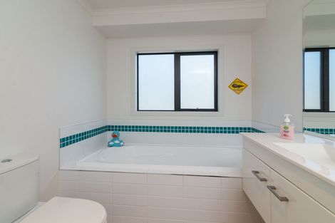 Photo of property in 62 Kenrigg Road, Kinloch, Taupo, 3377