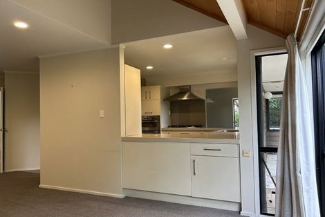 Photo of property in 17a Karetu Road, Greenlane, Auckland, 1051