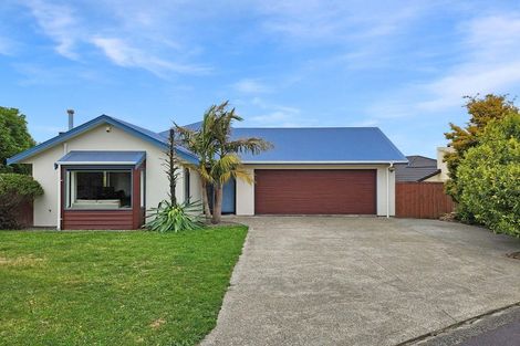 Photo of property in 13 Ormrod Grove, Riverstone Terraces, Upper Hutt, 5018
