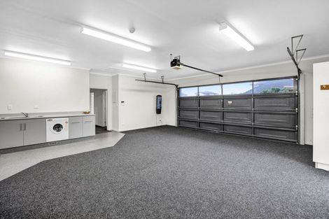 Photo of property in 8 Edna Wills Place, Hawera, 4610