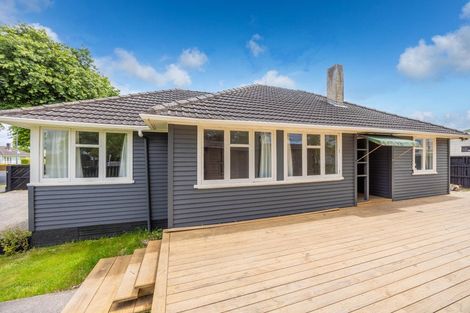 Photo of property in 1 Kenney Crescent, Fairfield, Hamilton, 3214