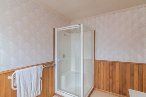 Photo of property in 3 Balmerino Grove, Waikanae, 5036