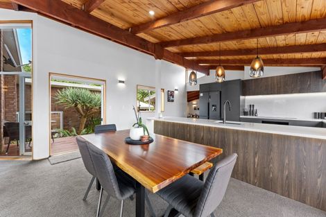 Photo of property in 44 Westpark Drive, West Harbour, Auckland, 0618