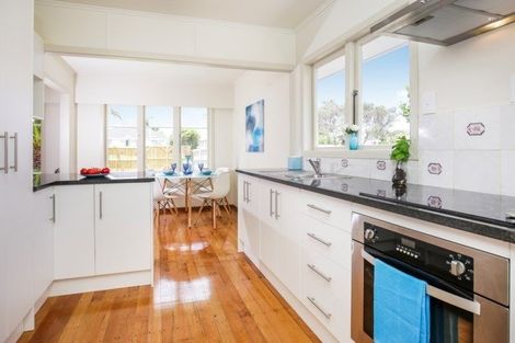 Photo of property in 81 Smythe Road, Henderson, Auckland, 0612