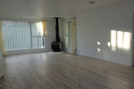 Photo of property in 6 Allington Road, Massey, Auckland, 0614