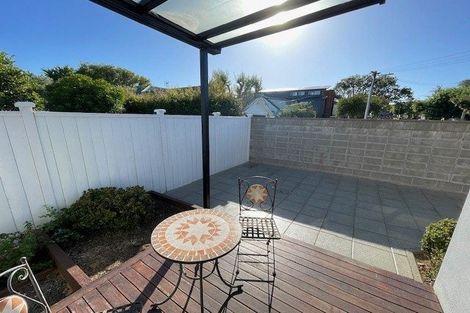 Photo of property in 13 Frieston Road, Milford, Auckland, 0620