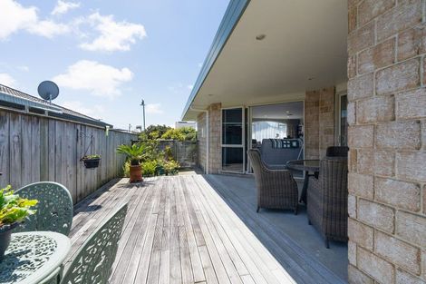 Photo of property in 4 Campbell Grove, Levin, 5510