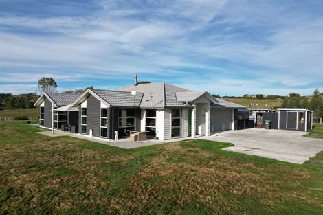 Photo of property in 52 Highlands Drive, Waipawa, 4210