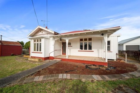 Photo of property in 27 Gloag Street, Waverley, 4510