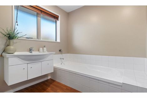 Photo of property in 13 Selwyn Street, Somerfield, Christchurch, 8024