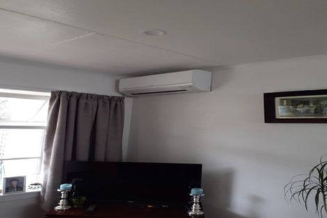 Photo of property in 5 Whiteley Street, Moturoa, New Plymouth, 4310