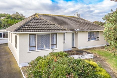 Photo of property in 82 Polson Street, Castlecliff, Whanganui, 4501