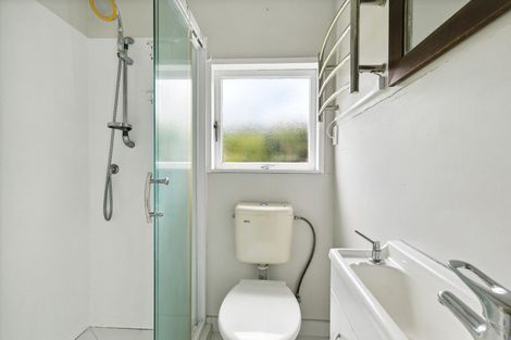 Photo of property in 109 Black Rock Road, Newlands, Wellington, 6037