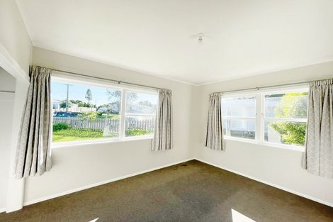 Photo of property in 5 Rondorlyn Place, Manurewa, Auckland, 2102