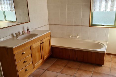 Photo of property in 4 Rochfort Place, Westport, 7825