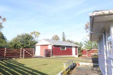 Photo of property in 1 Ngatoa Place, Glenfield, Auckland, 0629