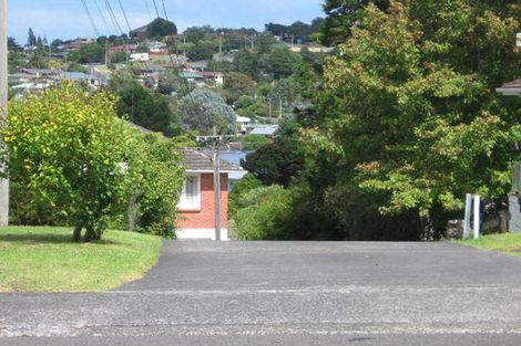 Photo of property in 2/89 Target Road, Totara Vale, Auckland, 0629