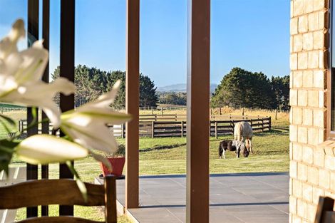 Photo of property in 135b Hutchinson Road, Helensville, 0875