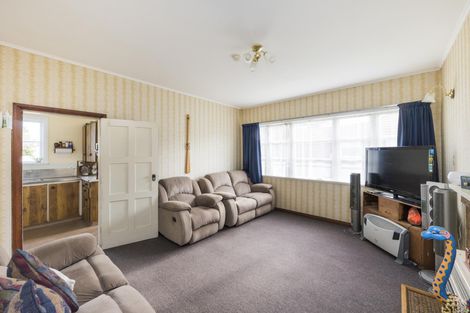 Photo of property in 77 Savage Crescent, West End, Palmerston North, 4412