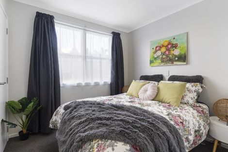 Photo of property in 1/1 Cooper Place, Papakura, 2110