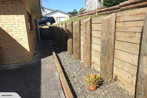 Photo of property in 8 Shah Place, Glen Eden, Auckland, 0602