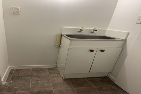 Photo of property in 48 Tiri Tiri Road, Birkdale, Auckland, 0626