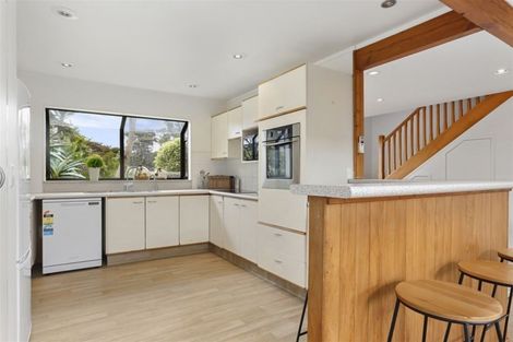 Photo of property in 411 Waitakere Road, Taupaki, Henderson, 0782