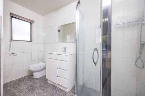 Photo of property in 15a Correa Court, Goodwood Heights, Auckland, 2105