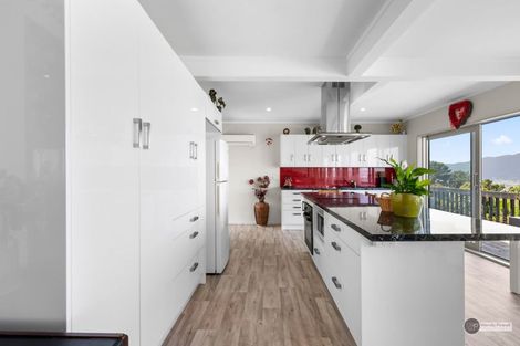 Photo of property in 11 Chestnut Grove, Maungaraki, Lower Hutt, 5010