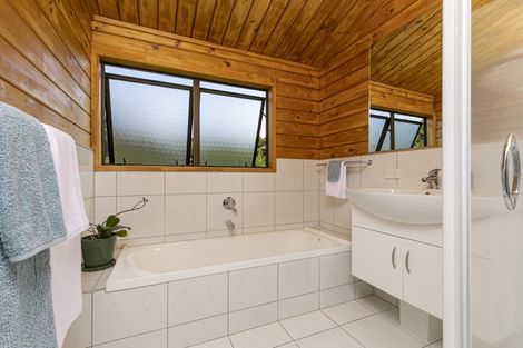 Photo of property in 7 Chardon Place, Henderson, Auckland, 0612