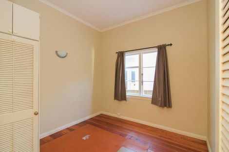 Photo of property in 39 Roy Street, Newtown, Wellington, 6021