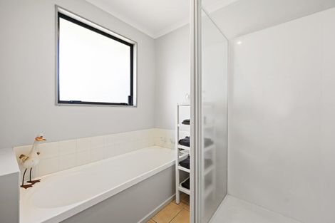 Photo of property in 16 Palm Grove Drive, Western Heights, Hamilton, 3200