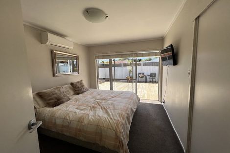 Photo of property in 2/81 Gribblehirst Road, Sandringham, Auckland, 1025