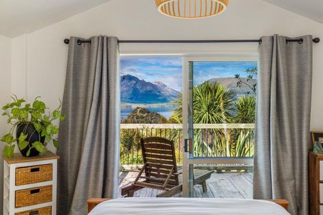 Photo of property in 17 Tall Tree Lane, Mount Creighton, Queenstown, 9371