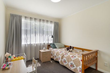 Photo of property in 37 Hampton Hill Road, Tawa, Wellington, 5028
