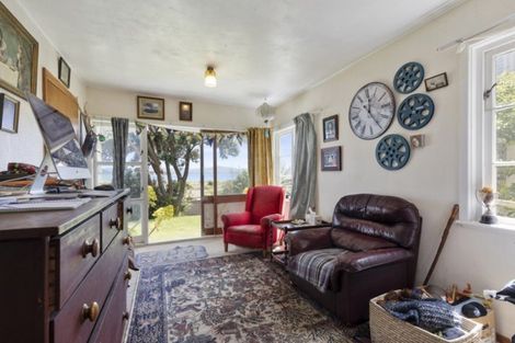 Photo of property in 24 Pukatea Street, Eastbourne, Lower Hutt, 5013