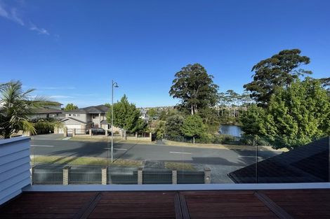 Photo of property in 19 Barnsley Place, Henderson, Auckland, 0612