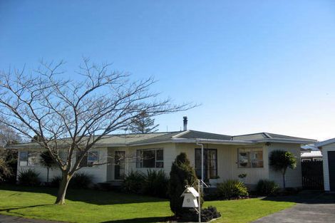 Photo of property in 6 Fisher Place, Carterton, 5713