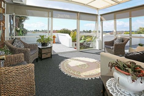 Photo of property in 34 Sturges Road, Henderson, Auckland, 0612