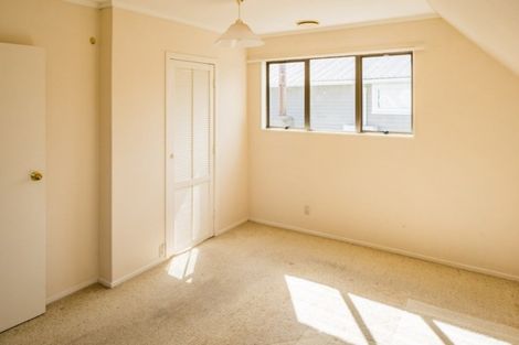 Photo of property in 68 Kahu Road, Paremata, Porirua, 5024