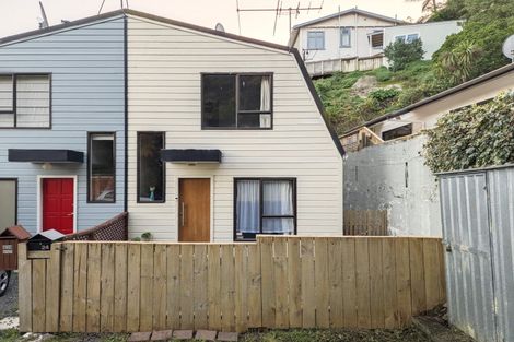 Photo of property in 2/24 Akatea Street, Berhampore, Wellington, 6023