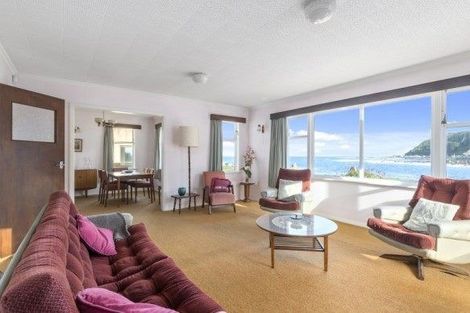 Photo of property in 81 Breaker Bay Road, Breaker Bay, Wellington, 6022