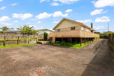 Photo of property in 36 Barrys Road, Glendene, Auckland, 0602
