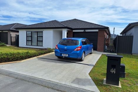 Photo of property in 44 Te Kaeaea Crescent, Wallaceville, Upper Hutt, 5018