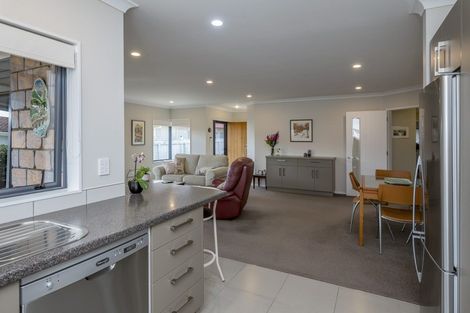 Photo of property in 63a Winchester Street, Levin, 5510