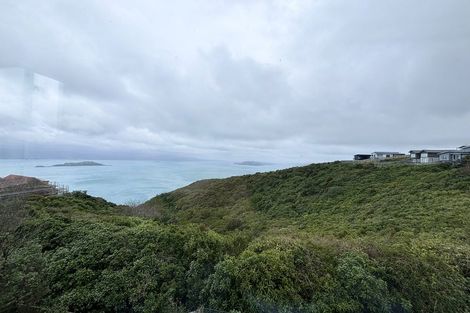 Photo of property in 24 Dress Circle, Newlands, Wellington, 6037