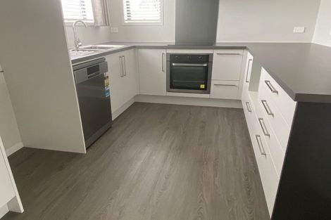 Photo of property in 11 Discovery Place, Marfell, New Plymouth, 4310