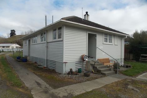 Photo of property in 3 Wilson Road, Hunterville, 4730