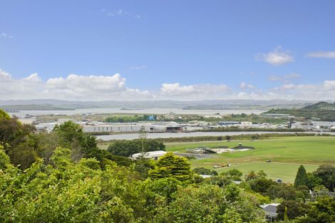 Photo of property in 18 Memorial Drive, Parahaki, Whangarei, 0112